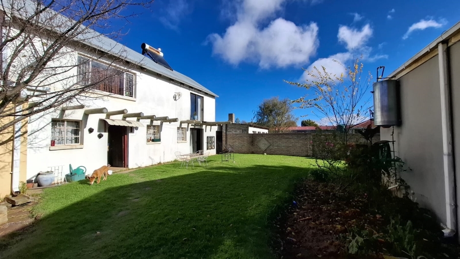 8 Bedroom Property for Sale in Memel Free State
